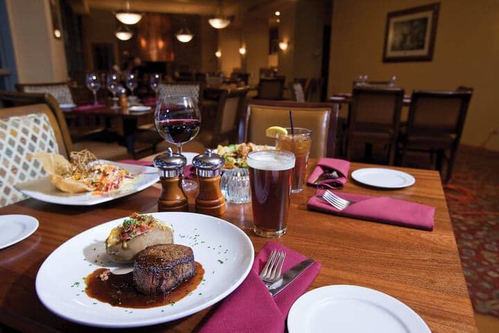 Dining 40 of 70